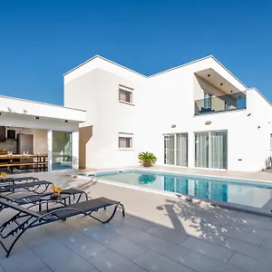 Royal Blue House Villa Kastela